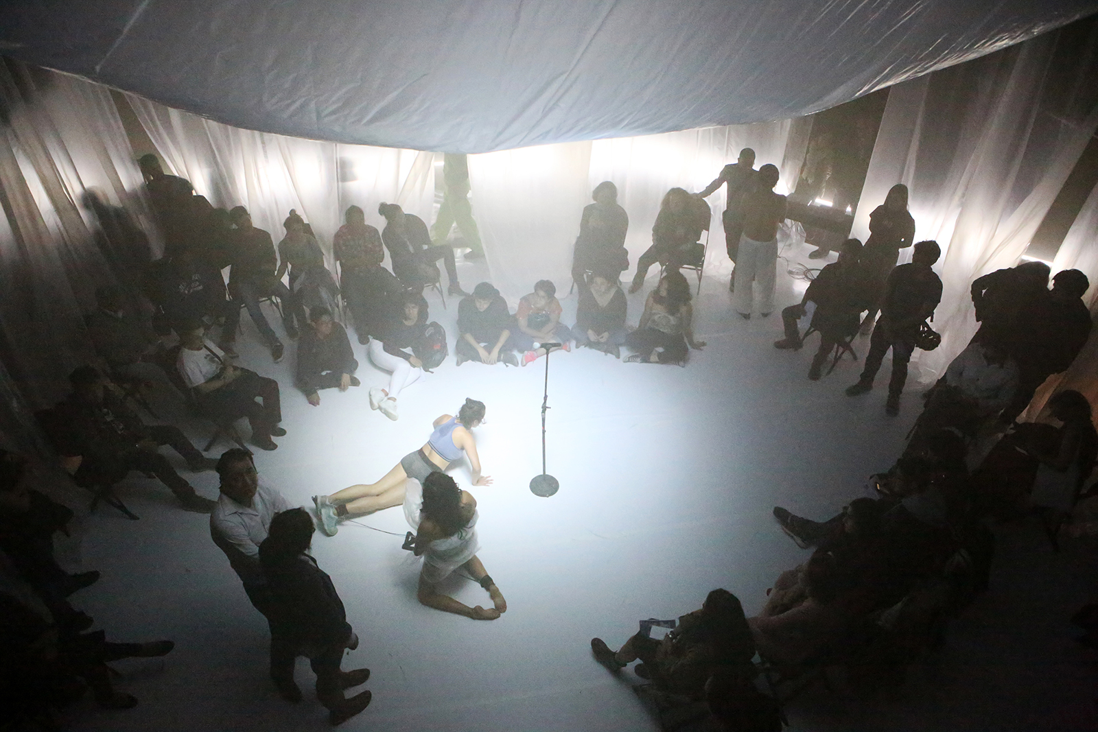 Teatro y voz experimental Mis humores, estudio poético sobre la enfermedad