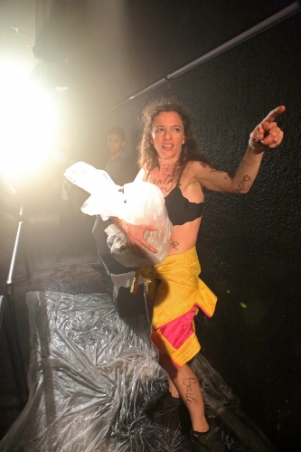 Teatro y voz experimental Mis humores, estudio poético sobre la enfermedad