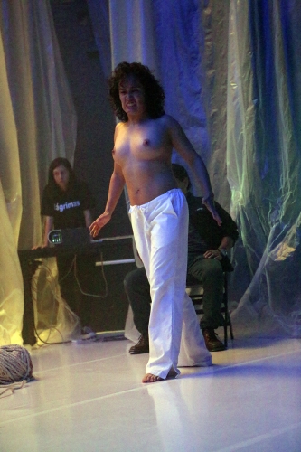 Teatro y voz experimental Mis humores, estudio poético sobre la enfermedad