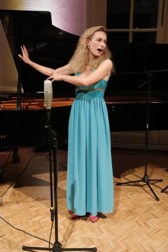 Voz Sarah Maria Sun